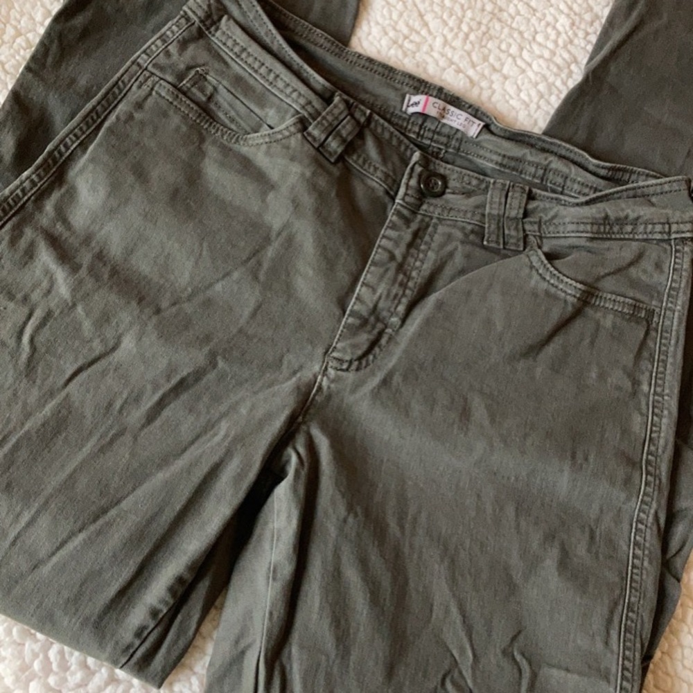 Lee Classic Fit Straight Leg Pants